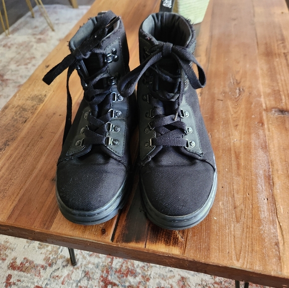Dr. Martens Boots Womens Sz 8w - Picture 1 of 4